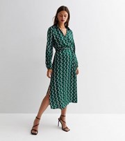 New Look Green Geometric Wavy Satin Long Sleeve Midi Wrap Dress